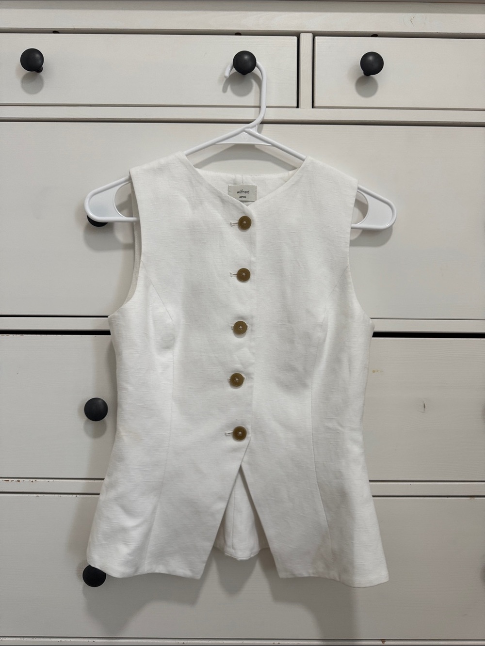 Wilfred Linen White Button-Front Sleeveless Vest Top
